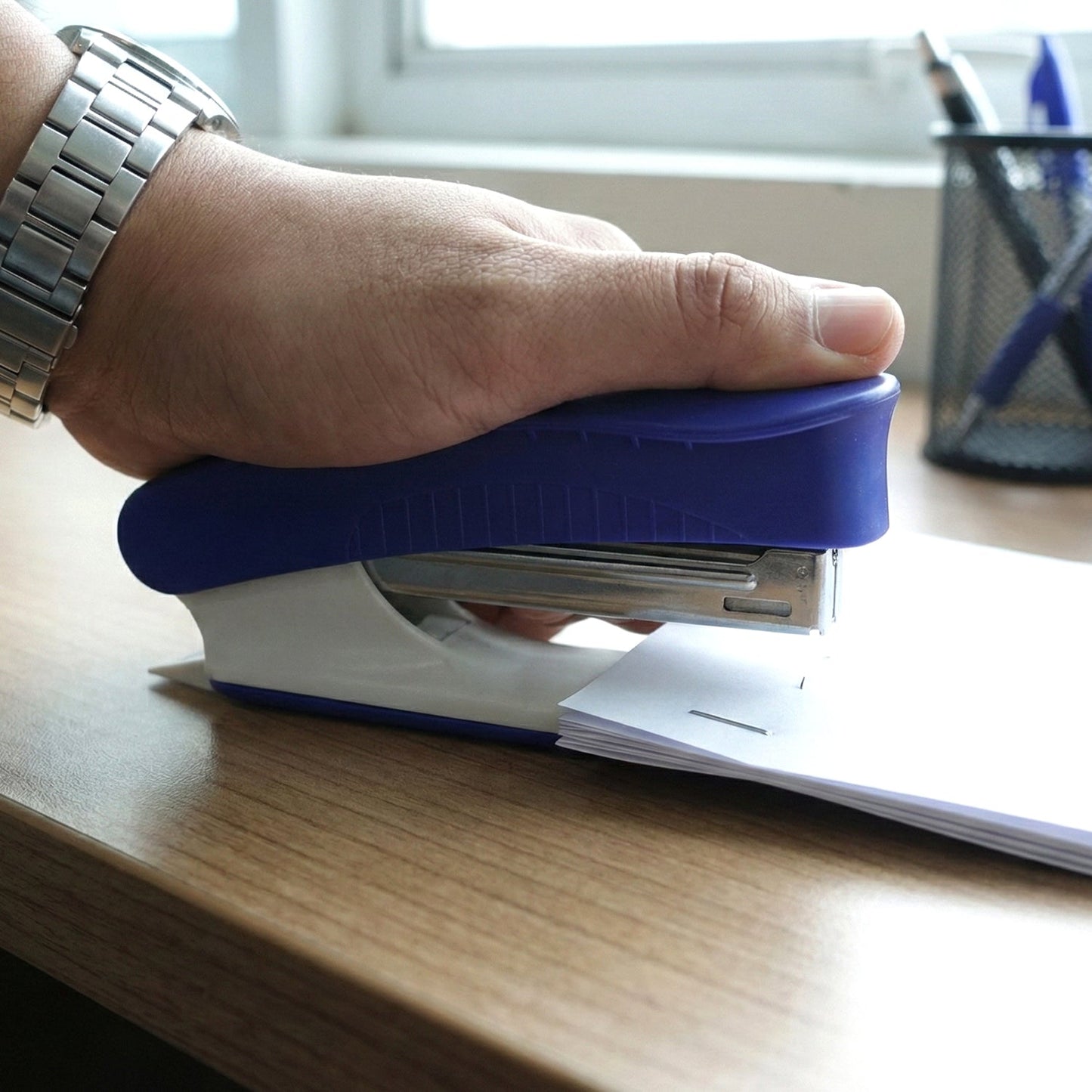 Heavy duty stapler