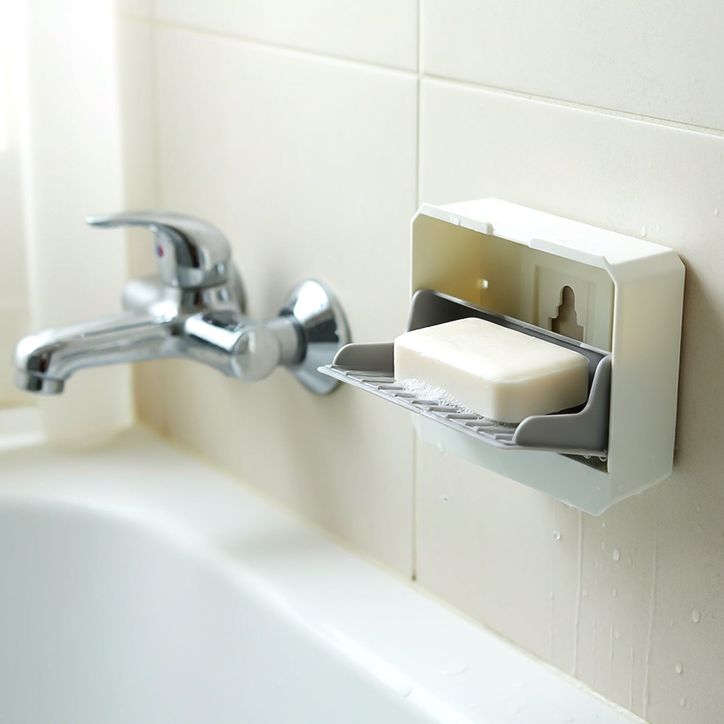 Wall Mounted Self-Draining Soap Holder (1 Pc)