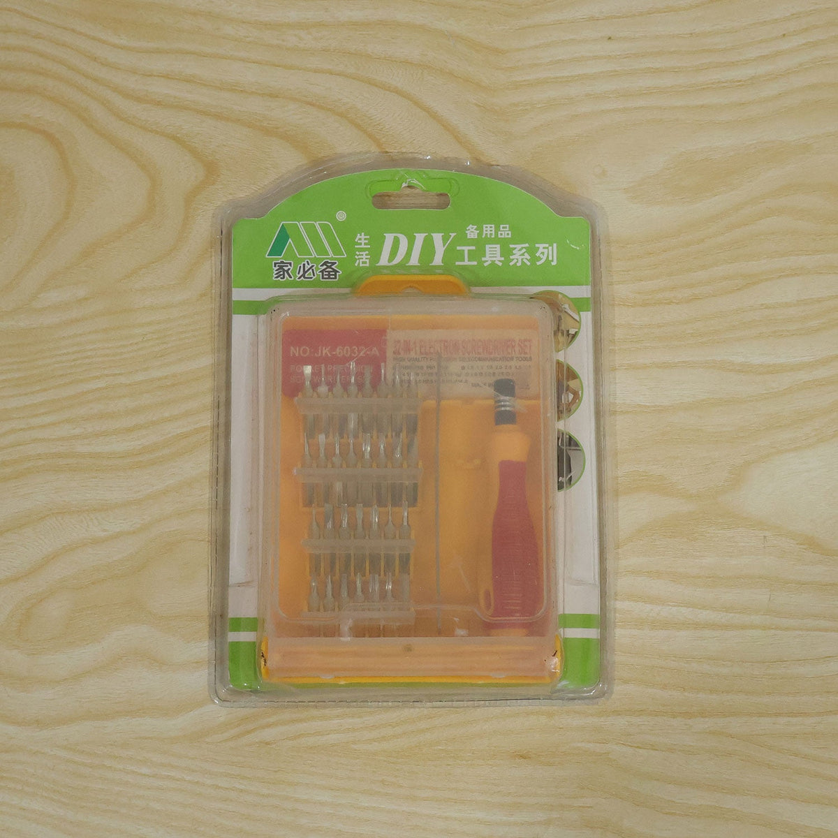 Live photo of magnetic screwdriver set in card packing