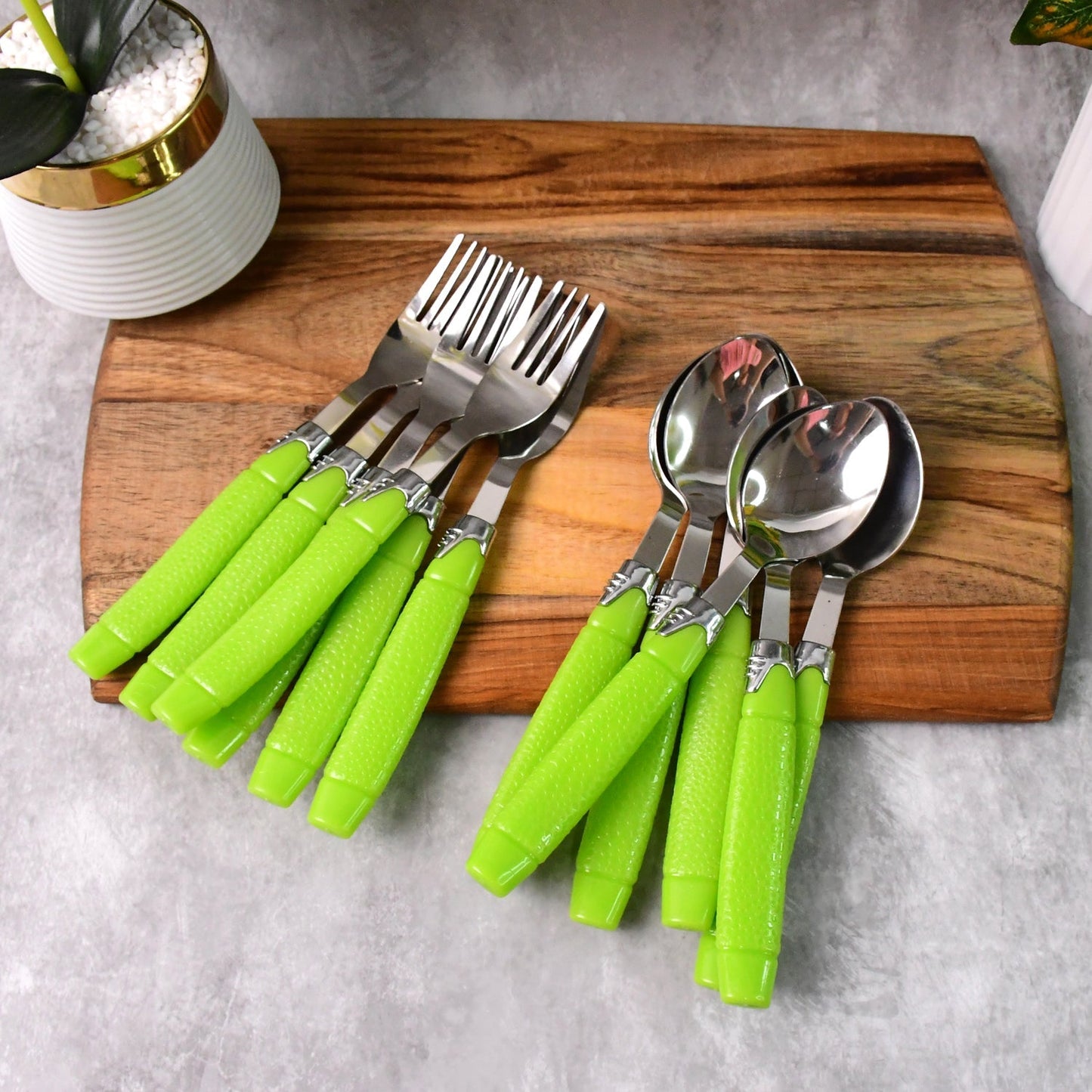 Supermom Premium Fancy Cutlery Set with Holder (24 Pc / Set)