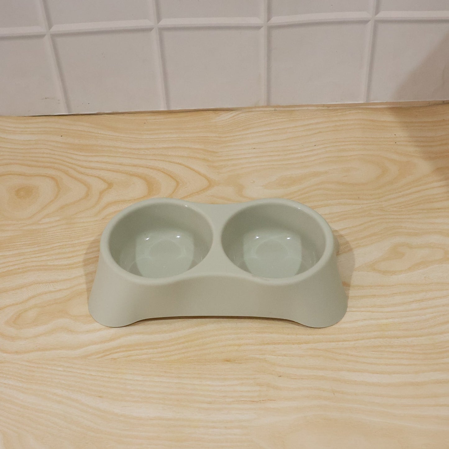 Pet feeding tray daily use