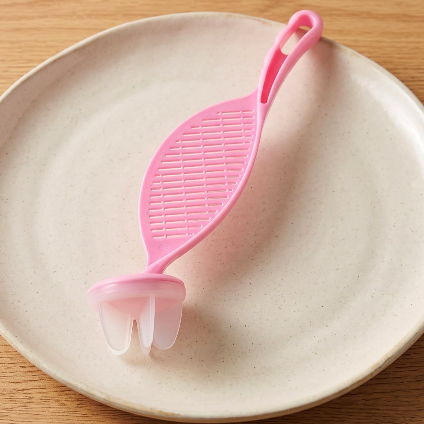 Strainer used to drain pulses and vegetables