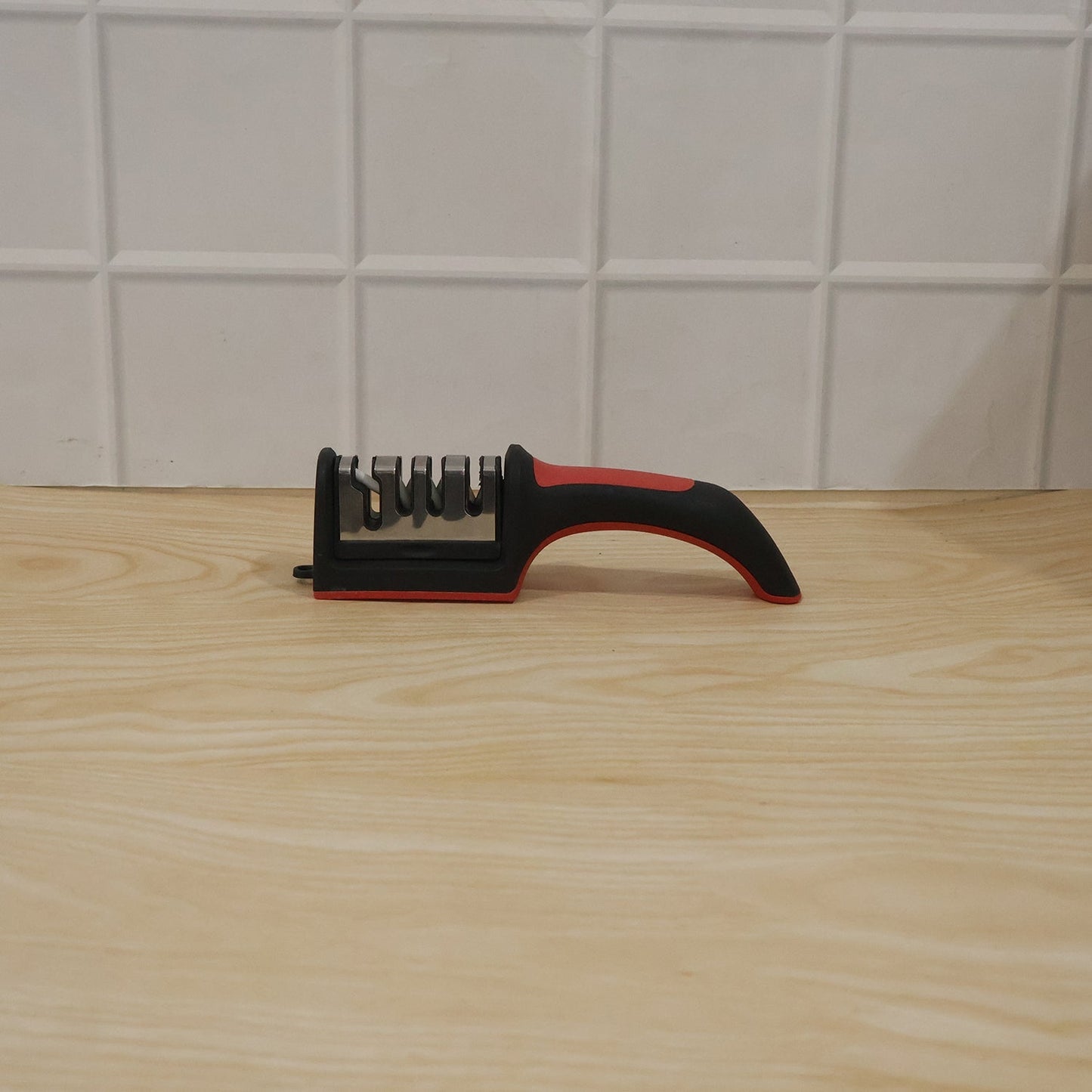 Close-up of 4-stage sharpening slots