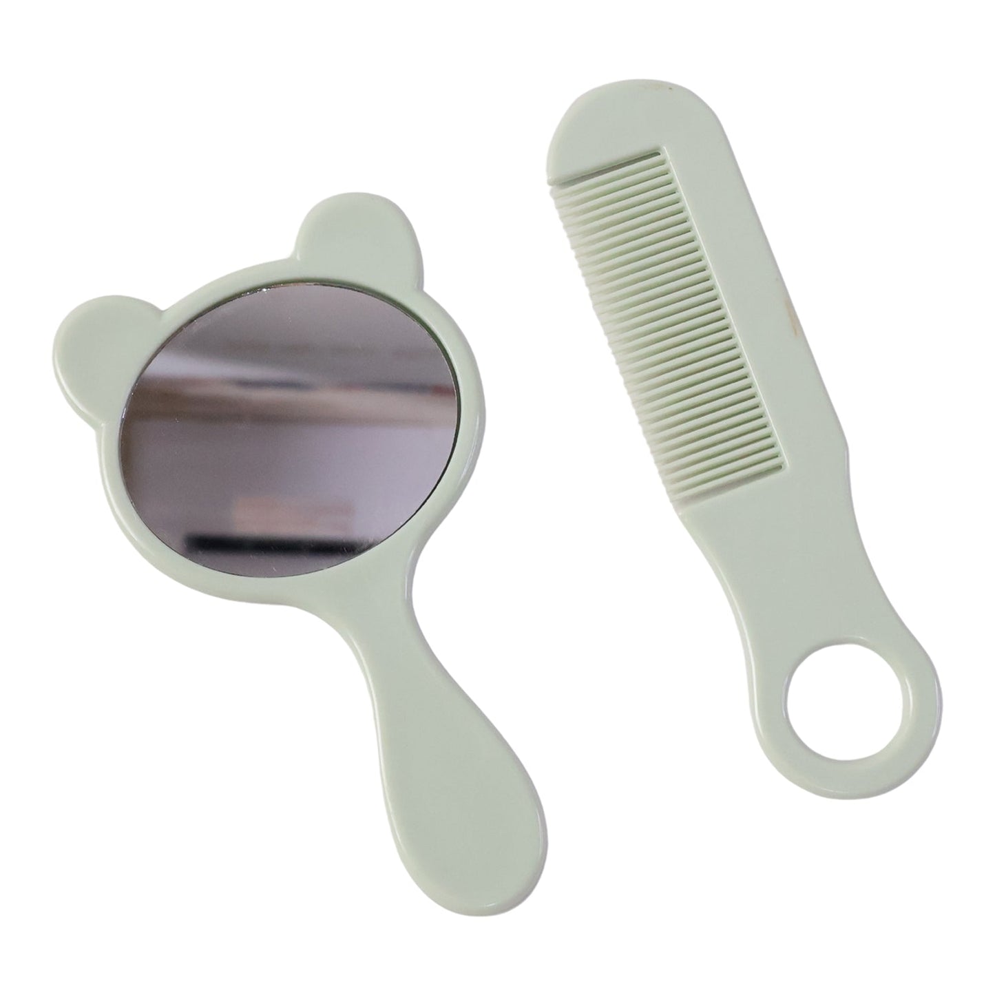 Grooming kit white bg