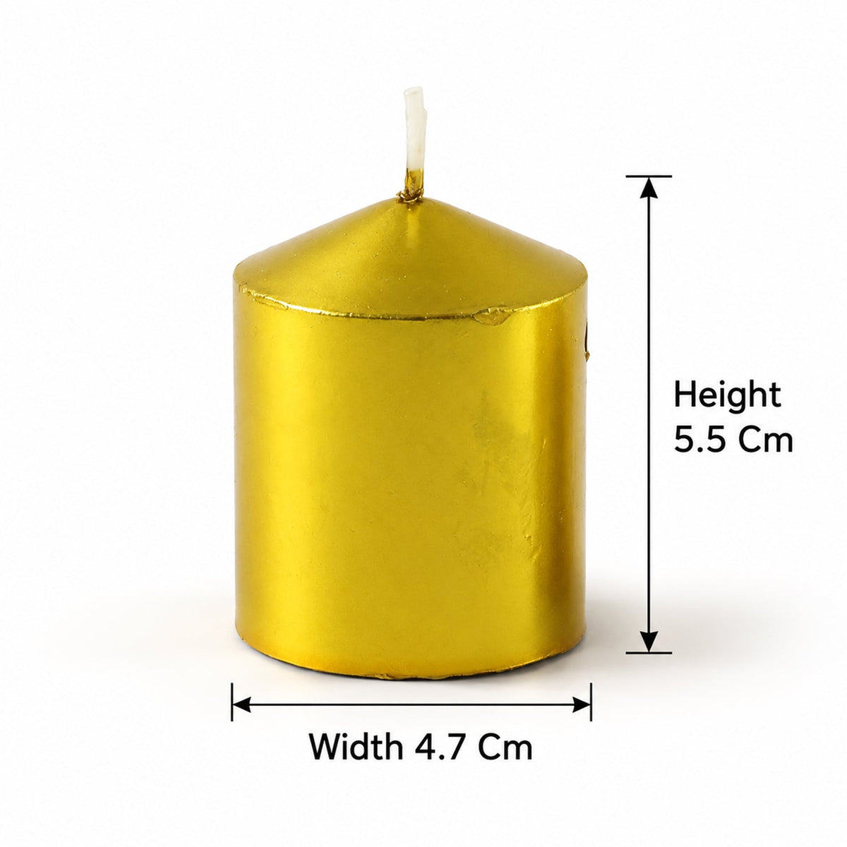 A single golden metallic pillar candle with white wick, showing its height as 5.5 cm and width as 4.7 cm.