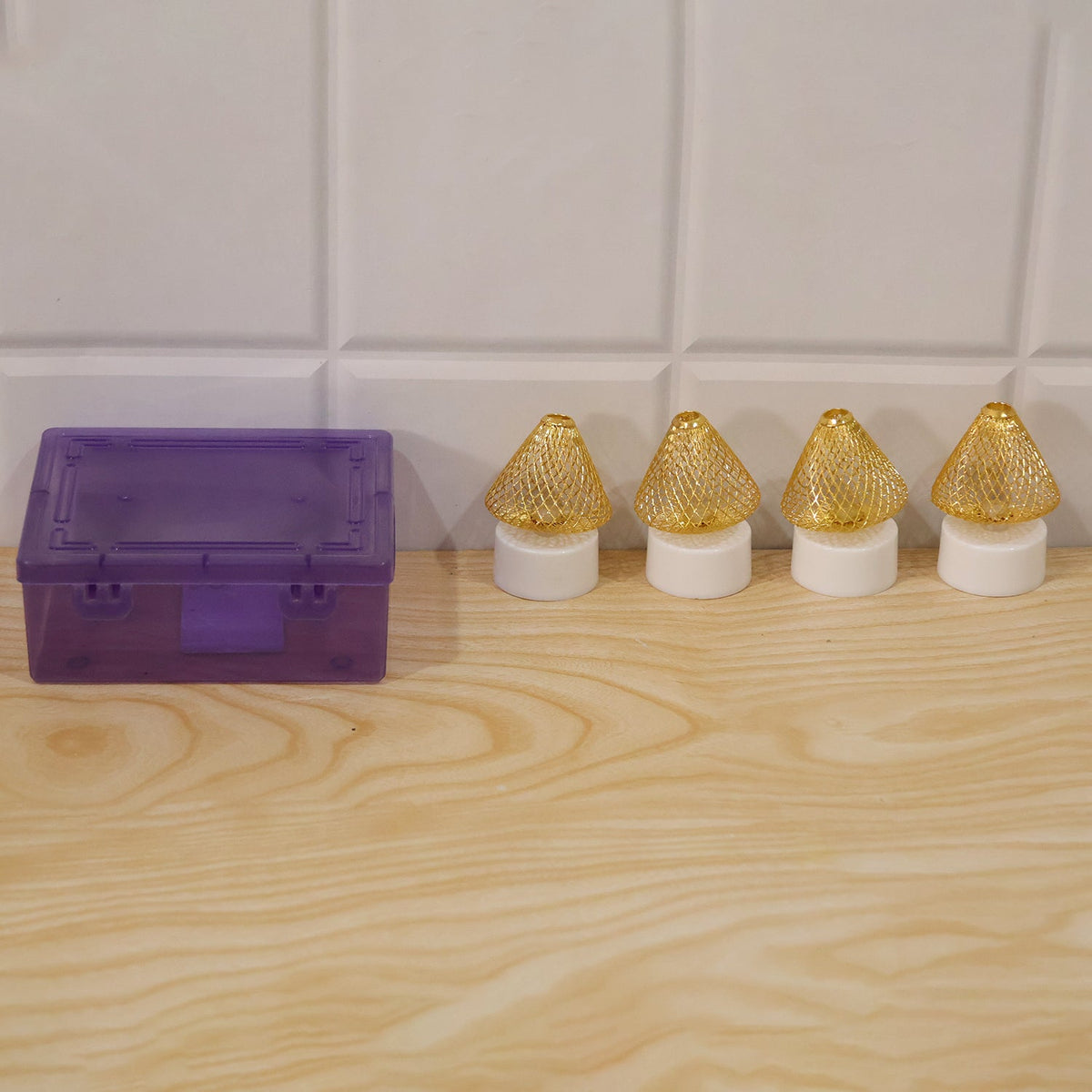 Golden mesh LED decorative light product in plastic box packaging