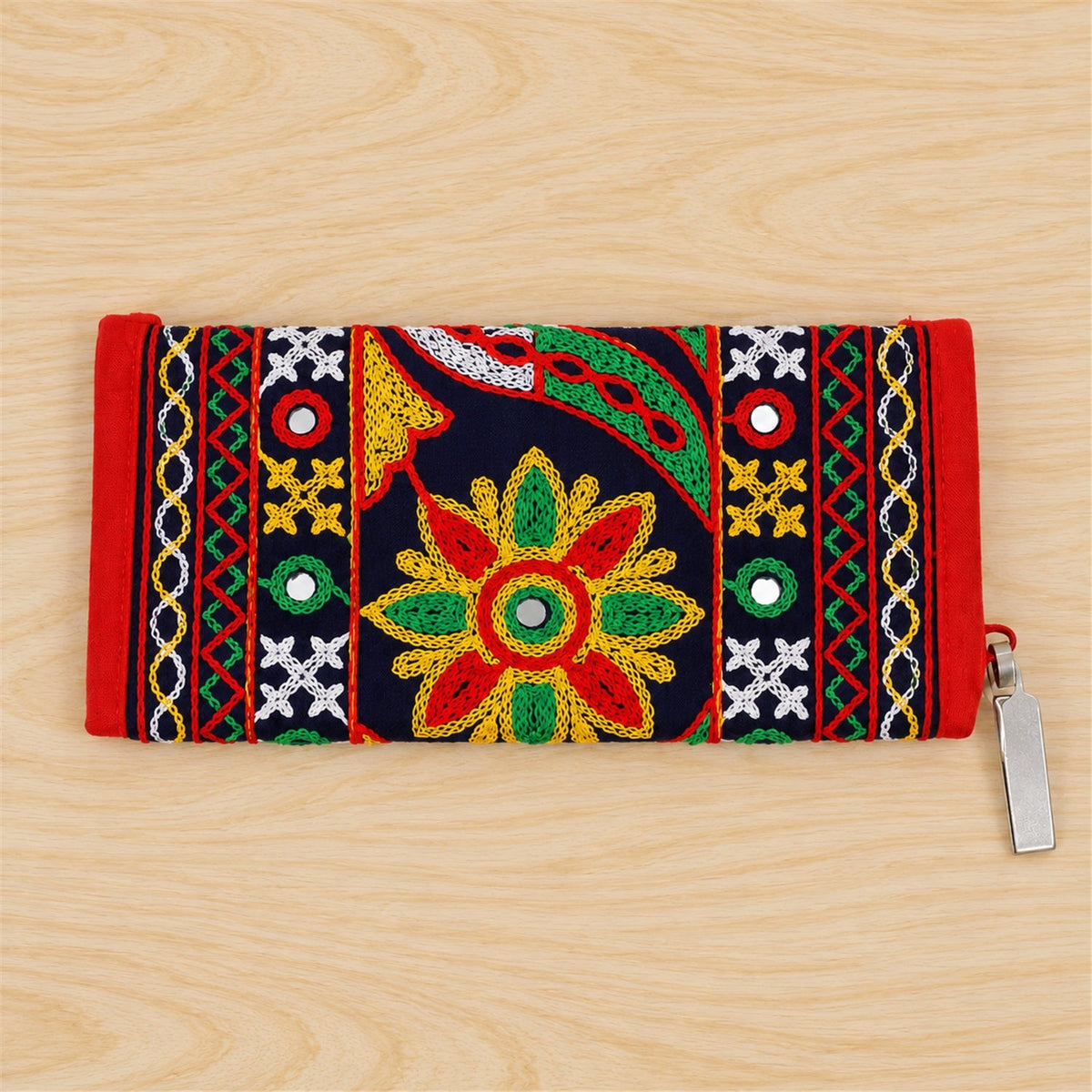 Clutch wallet carrying use