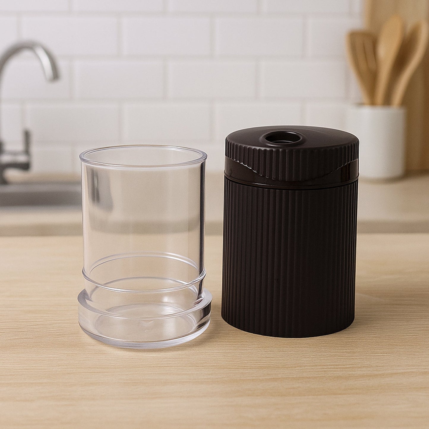 Supermom Linoo Salt & Pepper Dispenser Set (2 Pc)