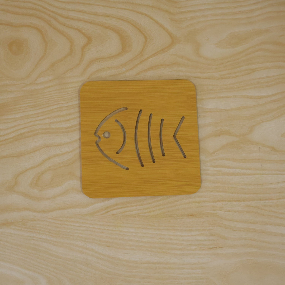 Square wooden fish-design coaster trivet 9