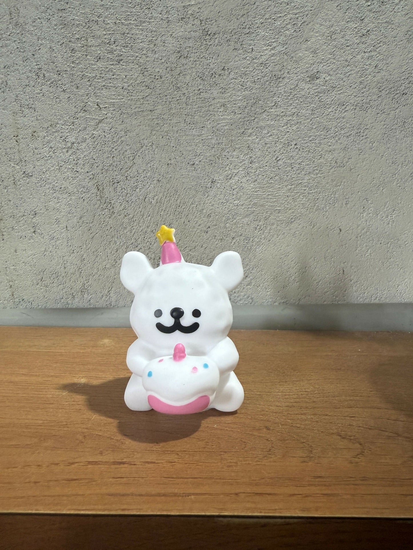 Cute Bear Holding Cake Mini Figurine – Adorable Kids’ Desk & Room Decoration