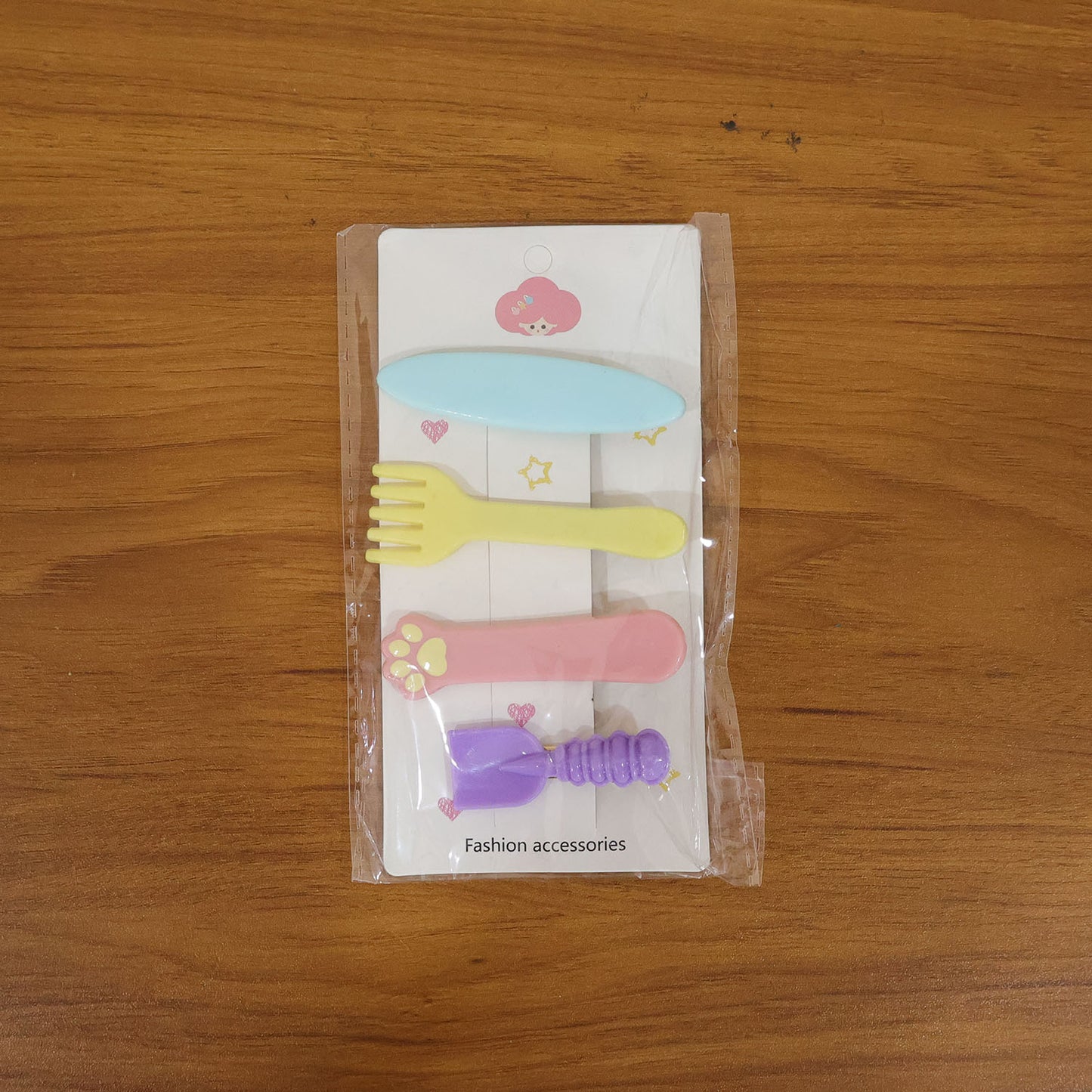 Cute Multi Design Hair Clips (4 Pc)