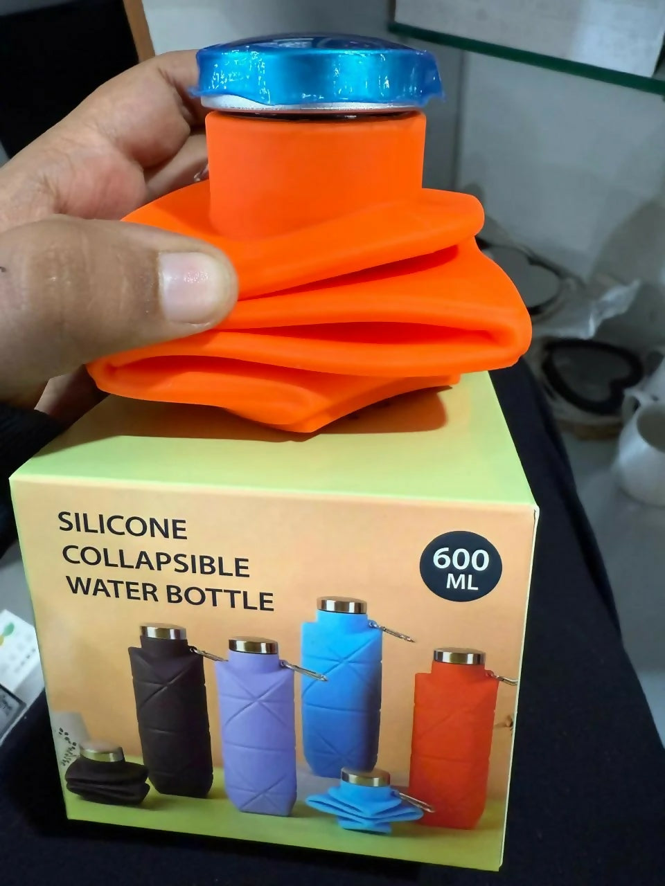 Orange Collapsible Silicone Water Bottle 600ml Leakproof Travel