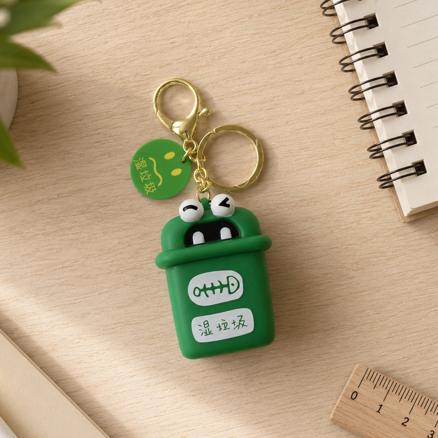 Trash Can Keychain Recycle Can Keyring Novelty Keychain Garbage Classification keyholder for and Adults