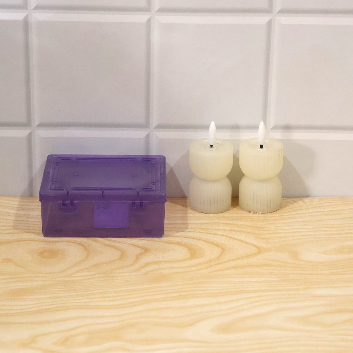 Hourglass LED candles table use