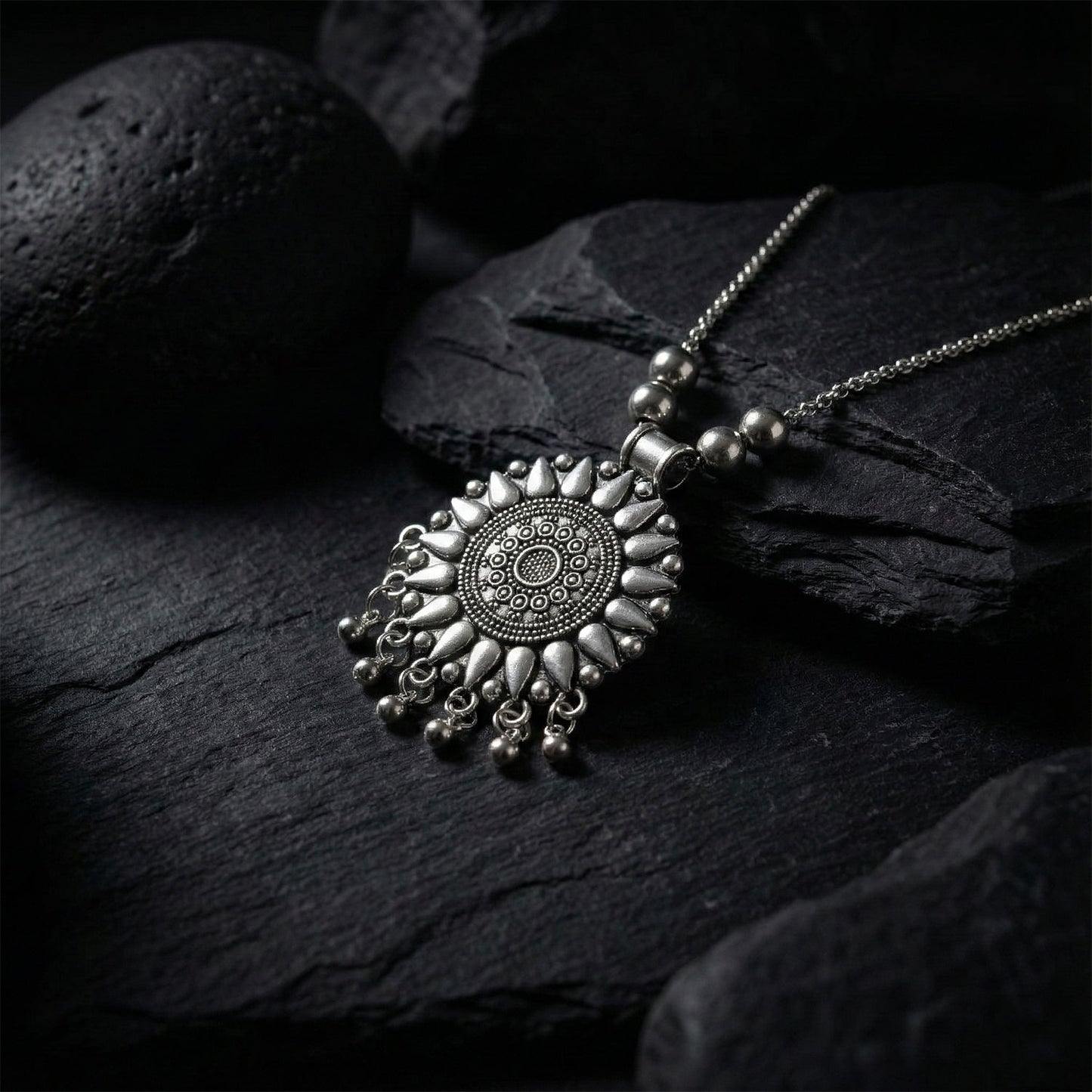 Oxidized round pendant