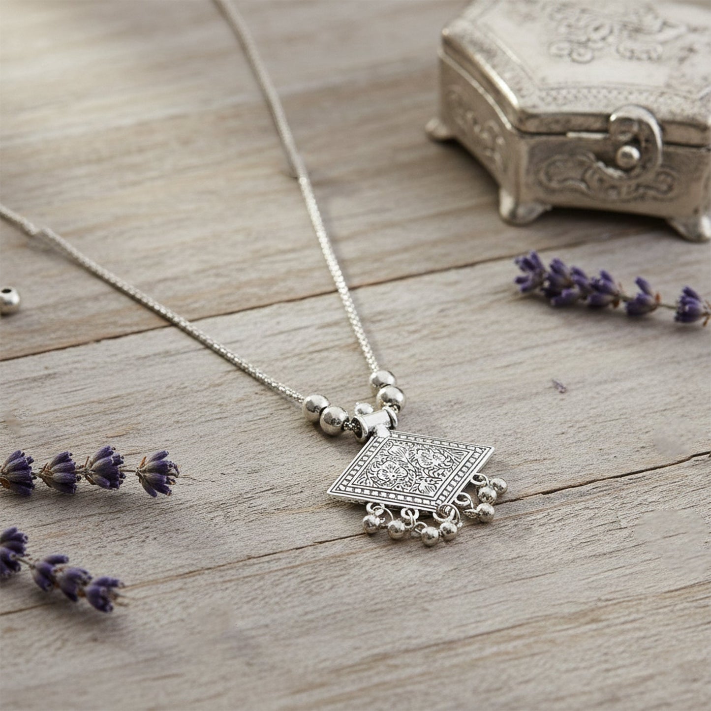 Oxidized square necklace