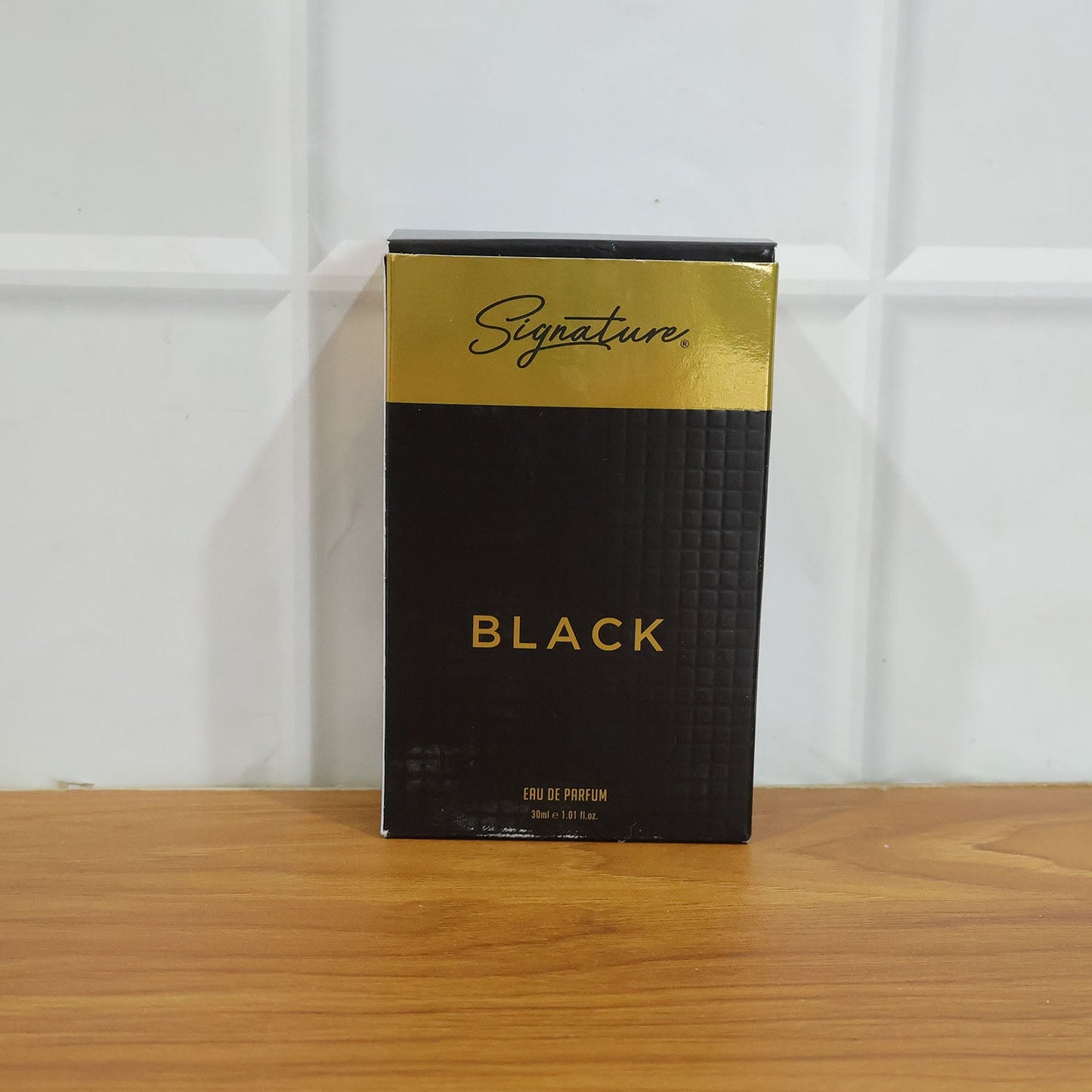 compact 30 ml black perfume bottle