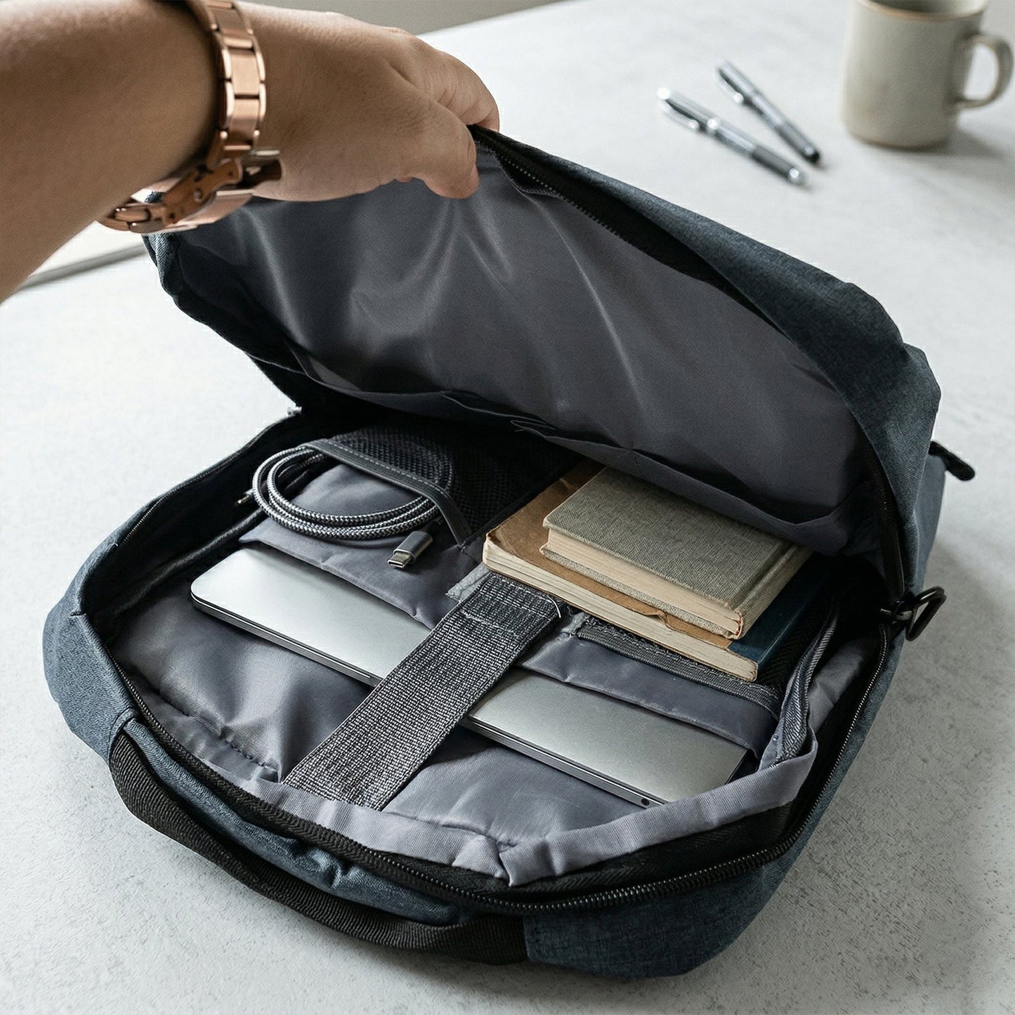 Multipurpose Travel Luggage Backpack with USB Charging Port (1 Pc, 37x28 Cm)