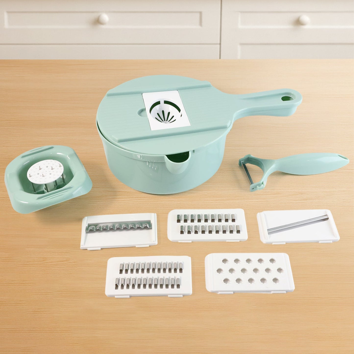 DeoDap multi-use chopping and grating kitchen gadget