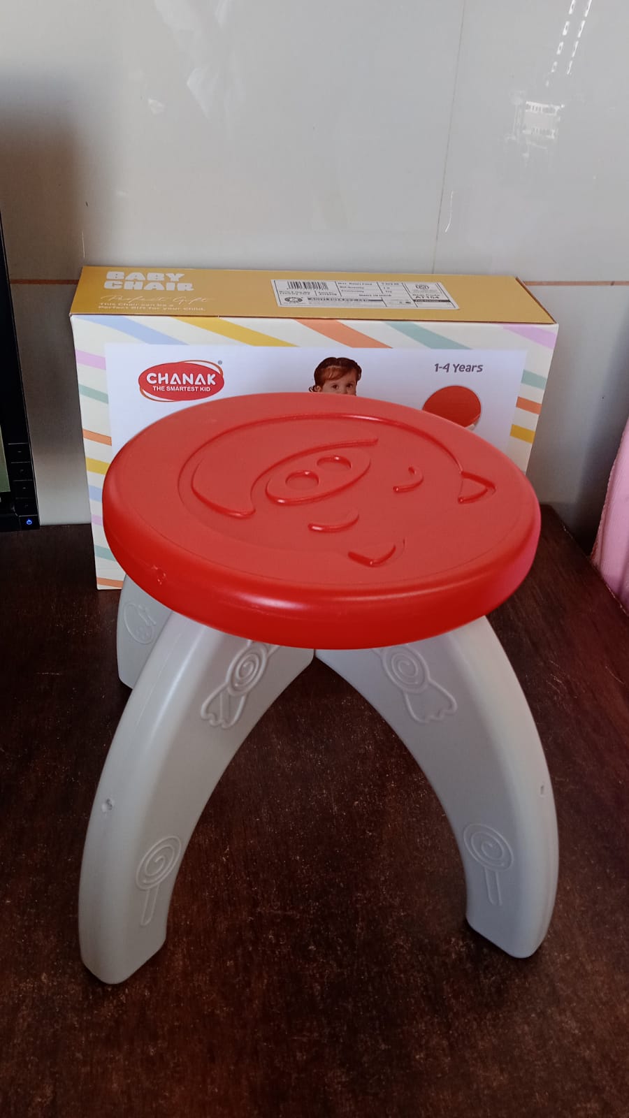 Baby desk chair kids use