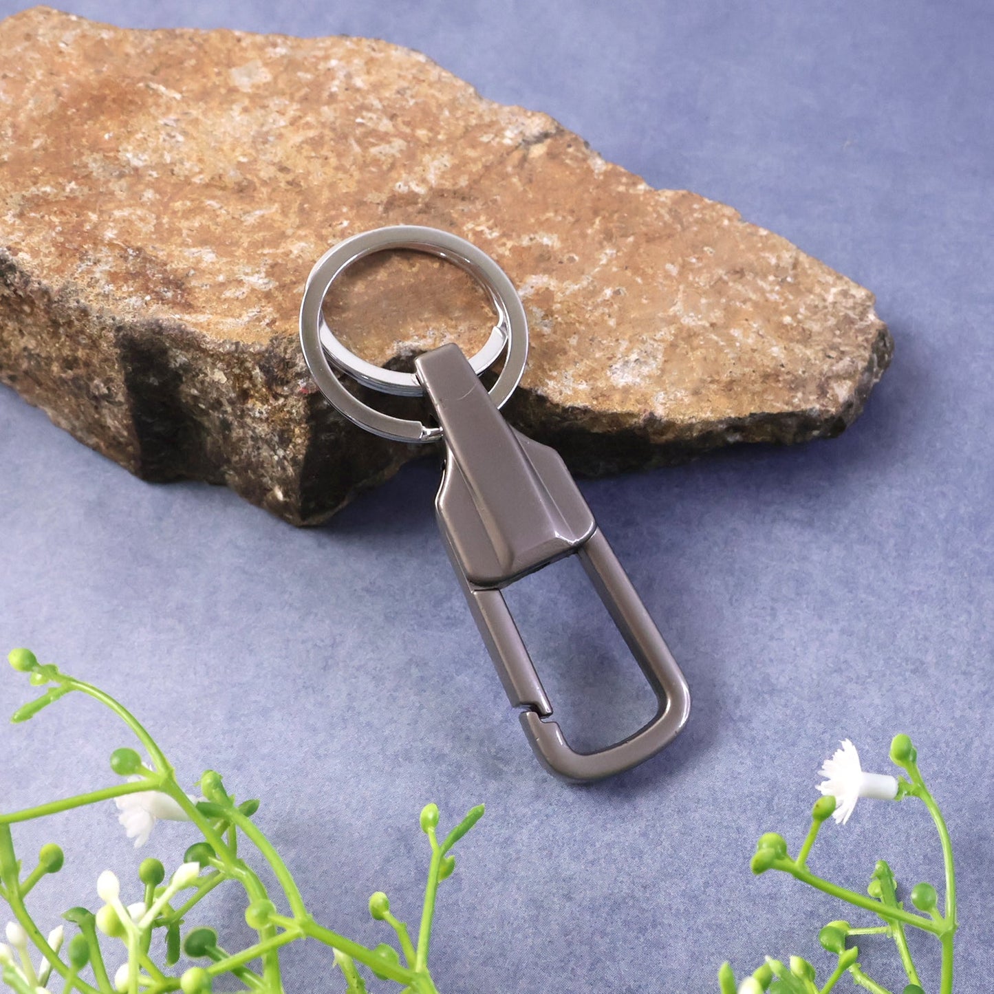 Durable Metal Keychain with Secure Clip (1 Pc)