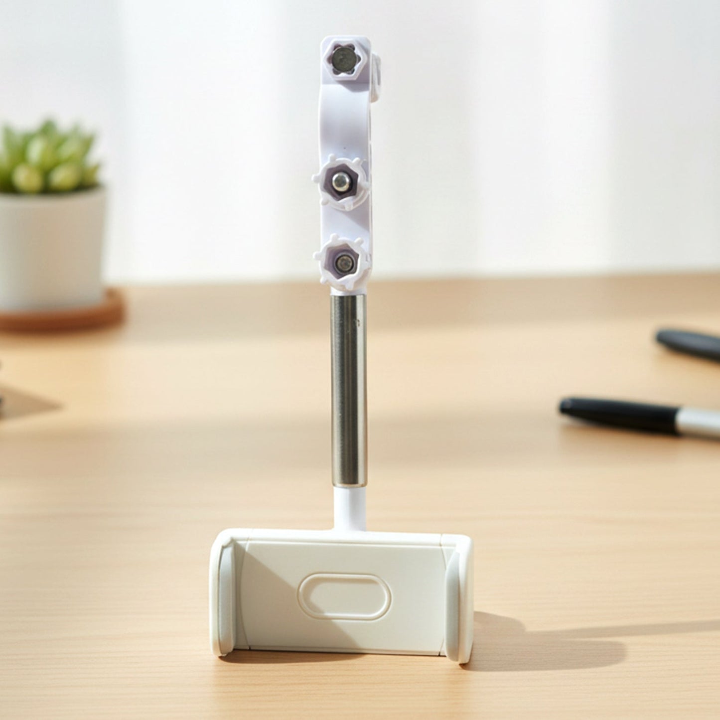 Vehicle phone bracket