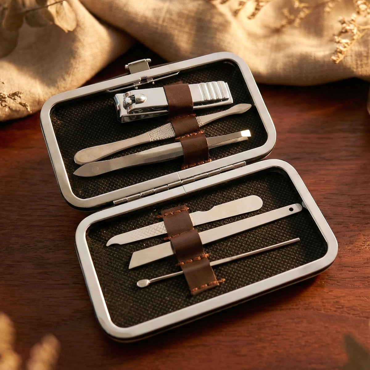 Premium Nail Care Grooming Kit â€“ 6 in 1 Manicure Pedicure Set