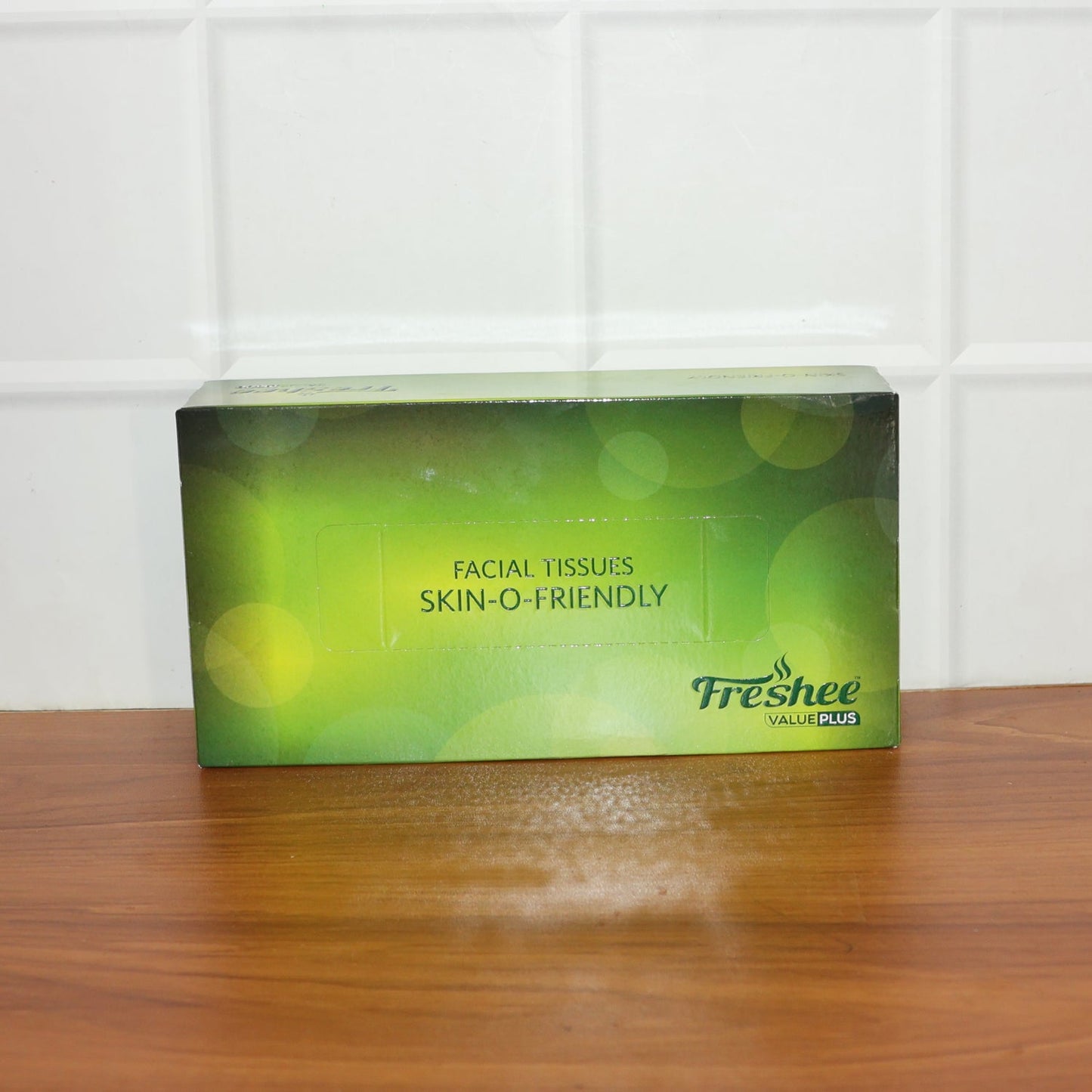 Freshee Premium Skin-Friendly Facial Tissues â€” 100 Pc Box (18 x 20 cm)