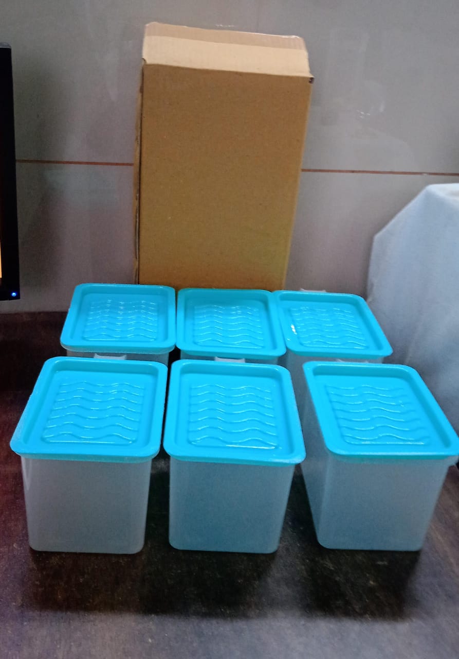 Air Tight Unbreakable Big Size 1000 ml Square Shape Kitchen Storage (Set of 6)