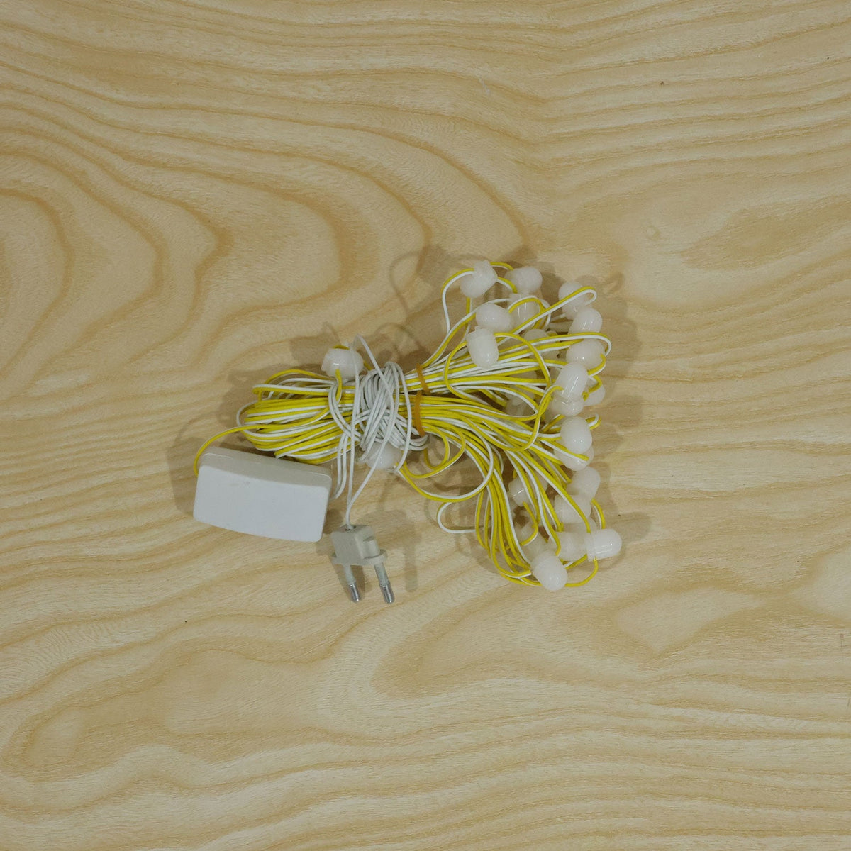 Bulb string lights decor use