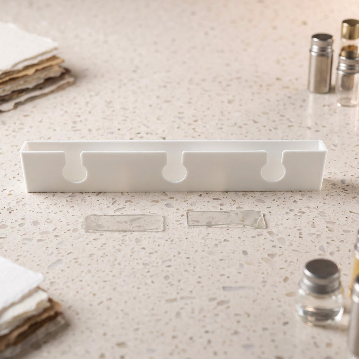 Glass hanger feature view