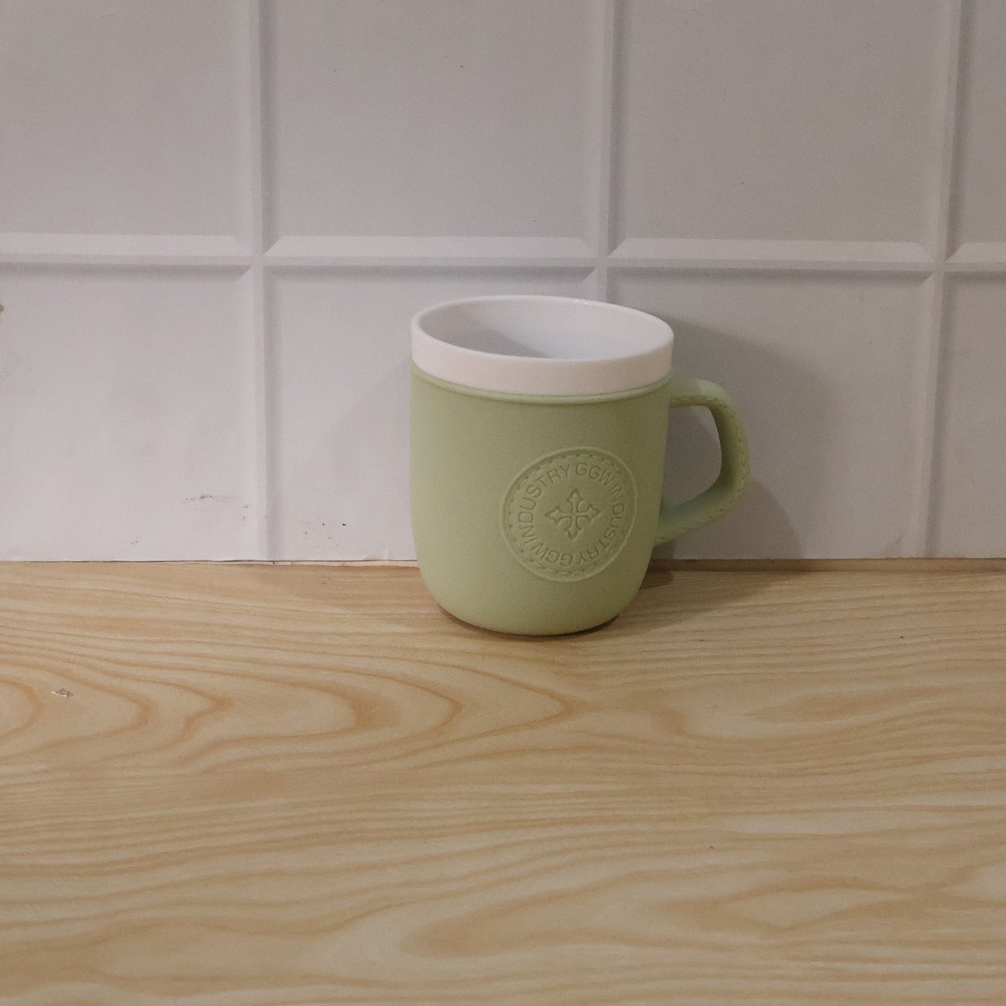 Plastic coffee mug design detail