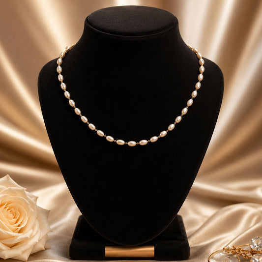 Elegant Pearl Beaded Necklace with Golden Chain Accents (1 Pc)