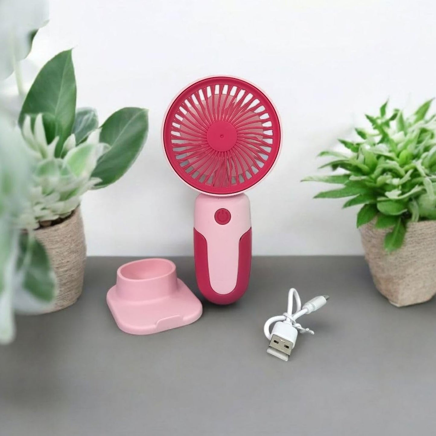 Portable USB desk fan with stand