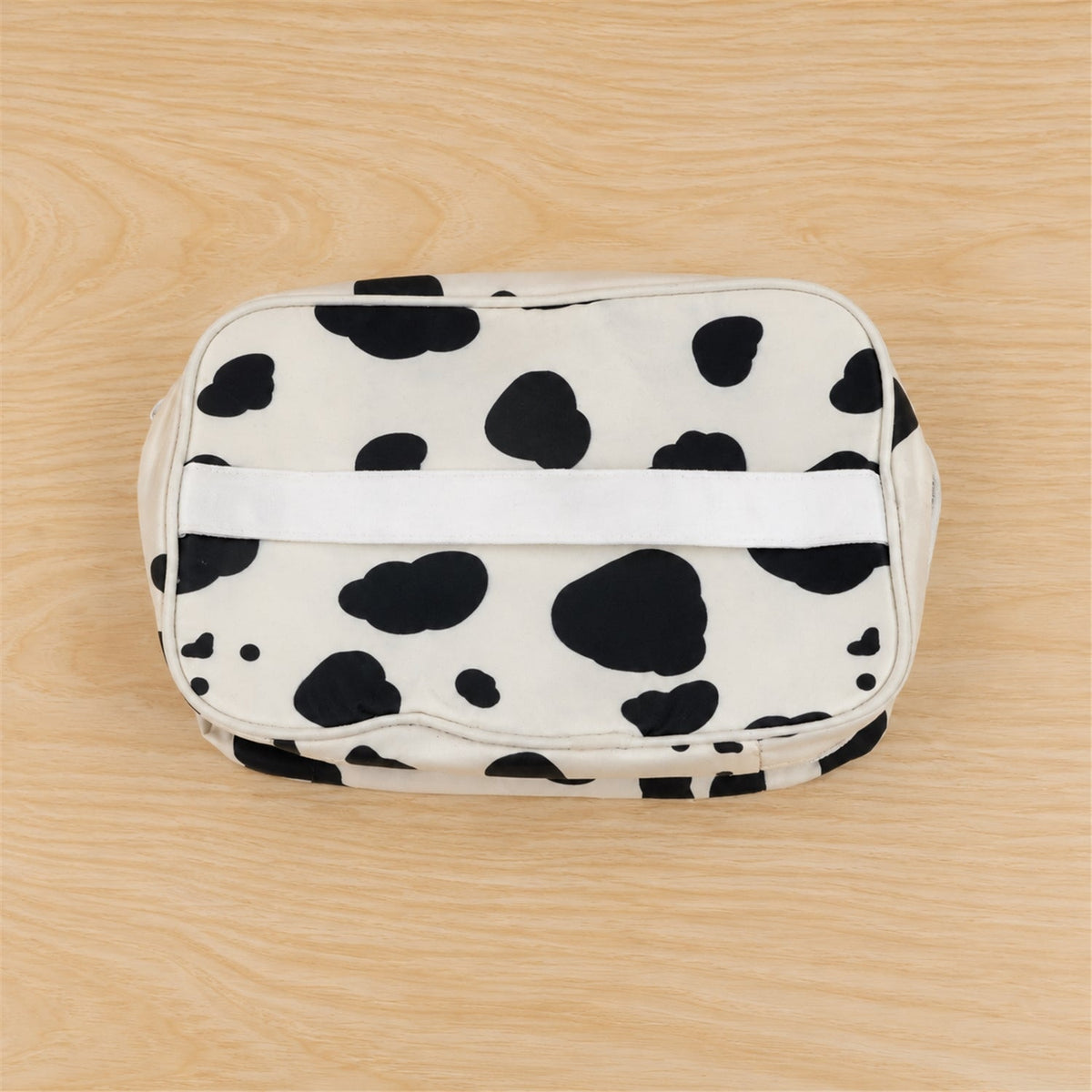 Actual photograph of spotted zipper pouch