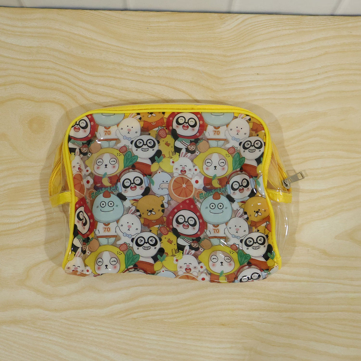 Cosmetic pouch travel use
