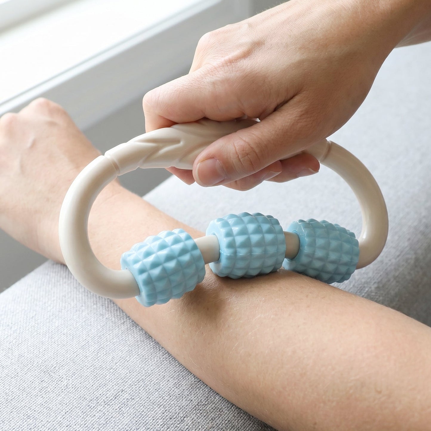 Roller massager arms legs use
