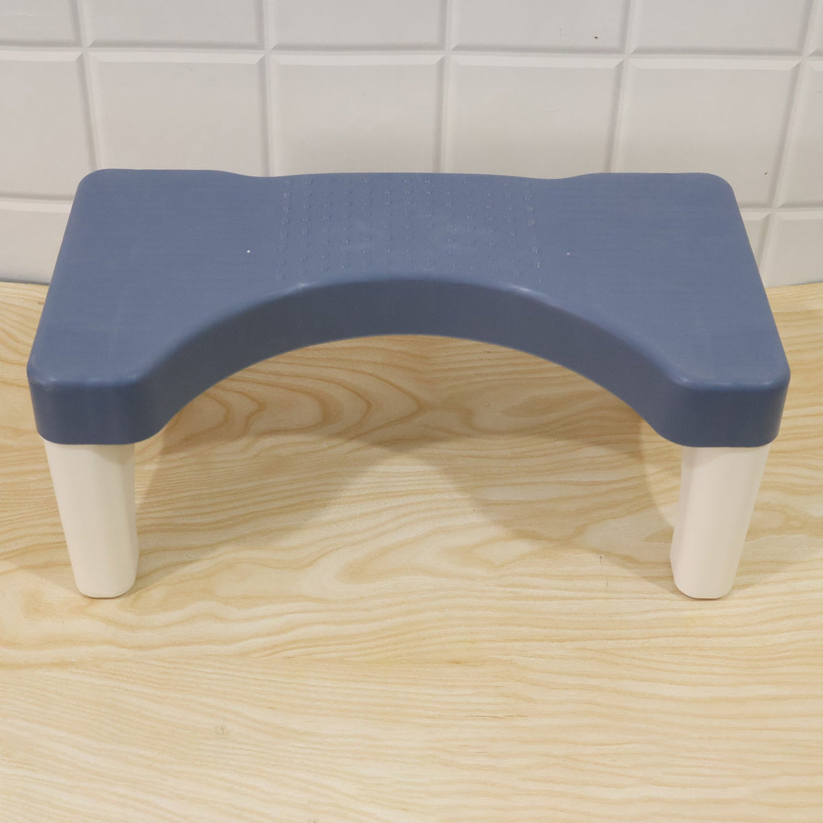 Live photo of plastic toilet squat stool