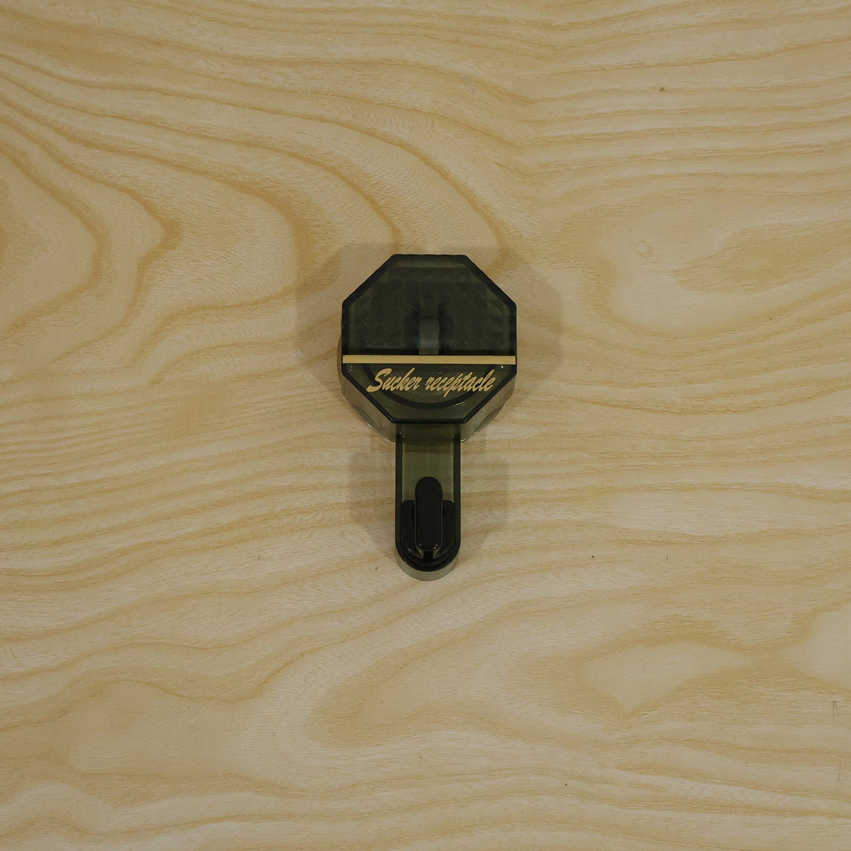 Rotating wall hook live photo