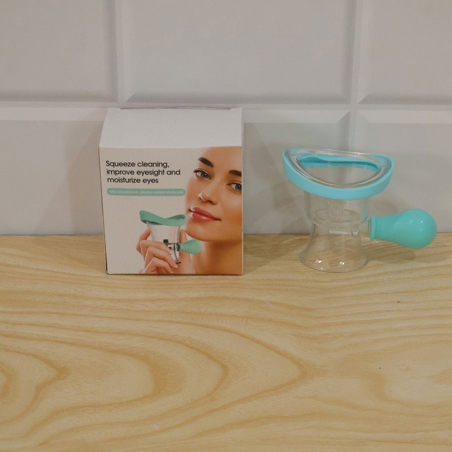Actual manual eye cleaning cup with color box packaging