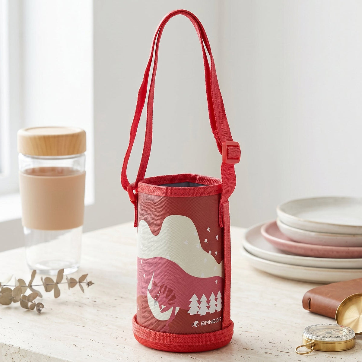 Lightweight, reusable water bottle pouch for active outdoor and gym use