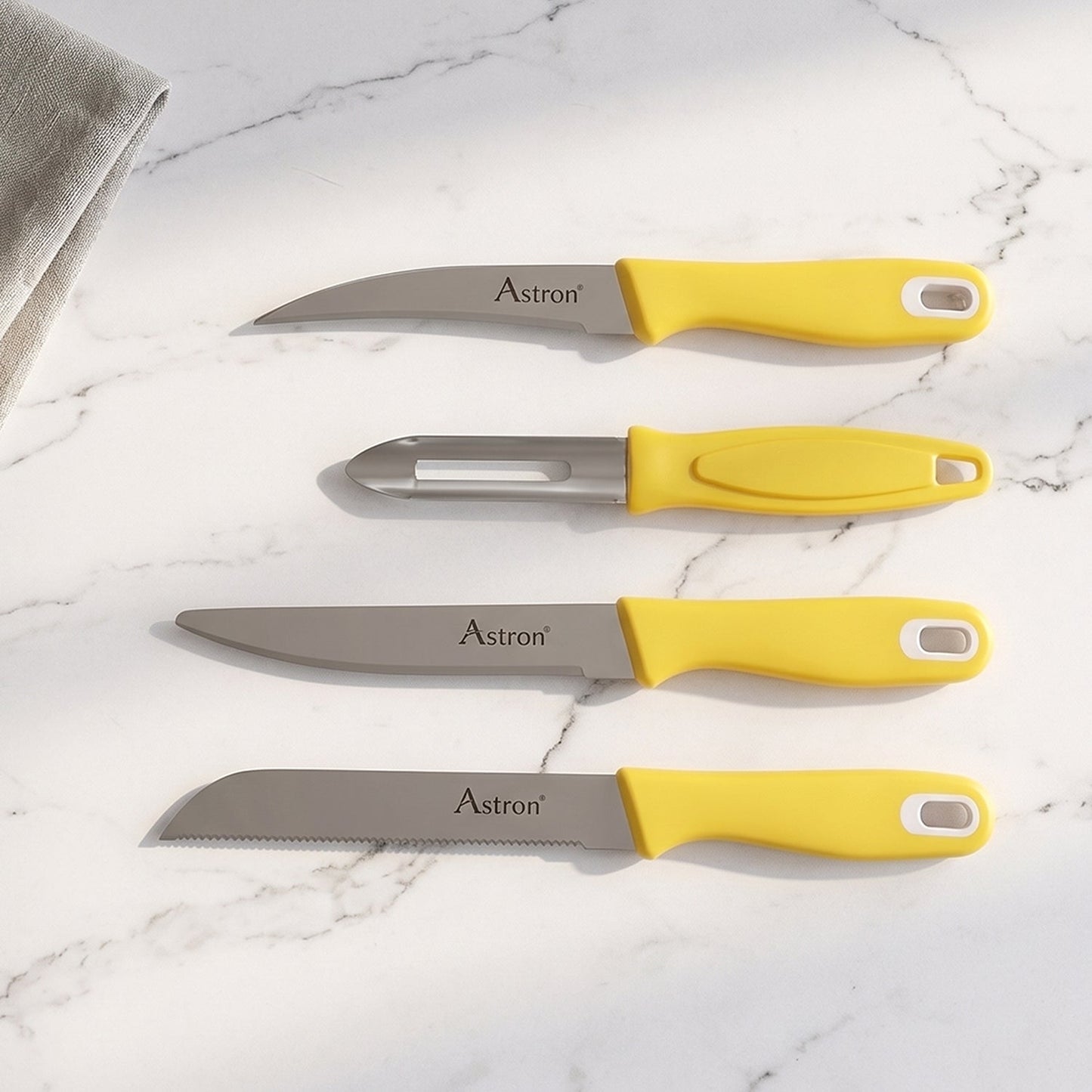 Steel knife set with peeler