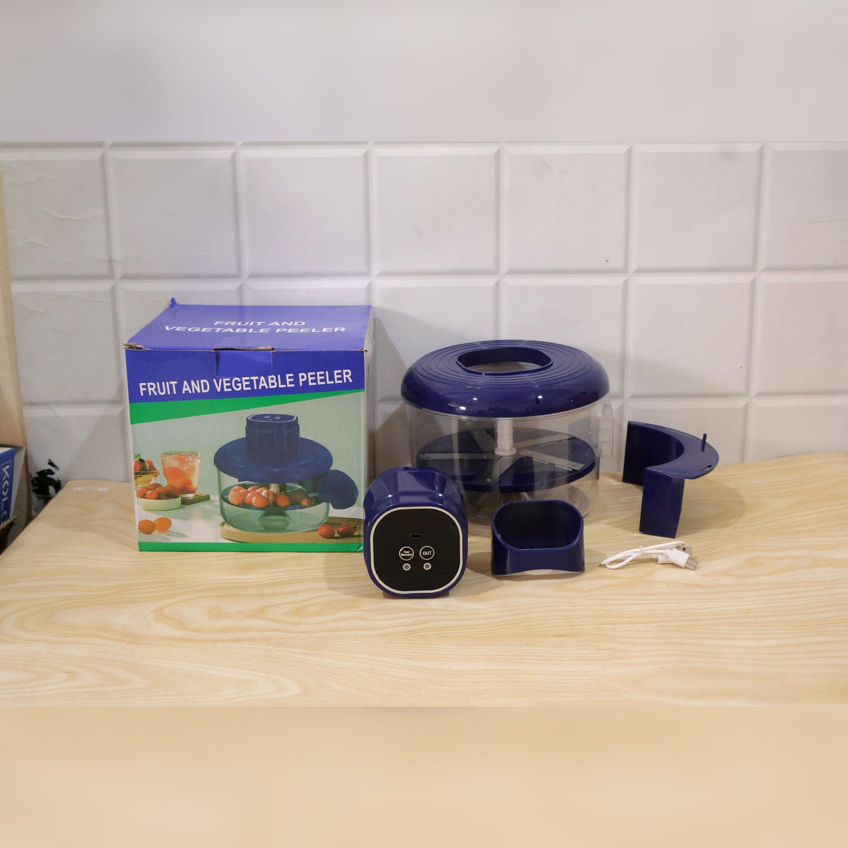 Automatic fruit peeler daily use