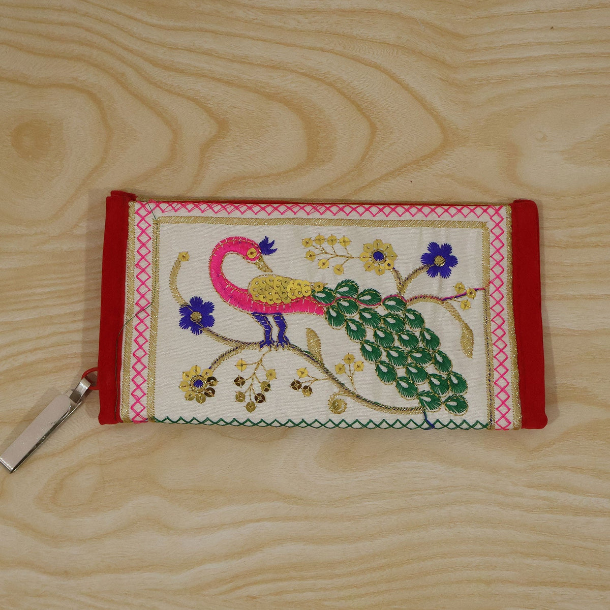 Clutch wallet carrying use