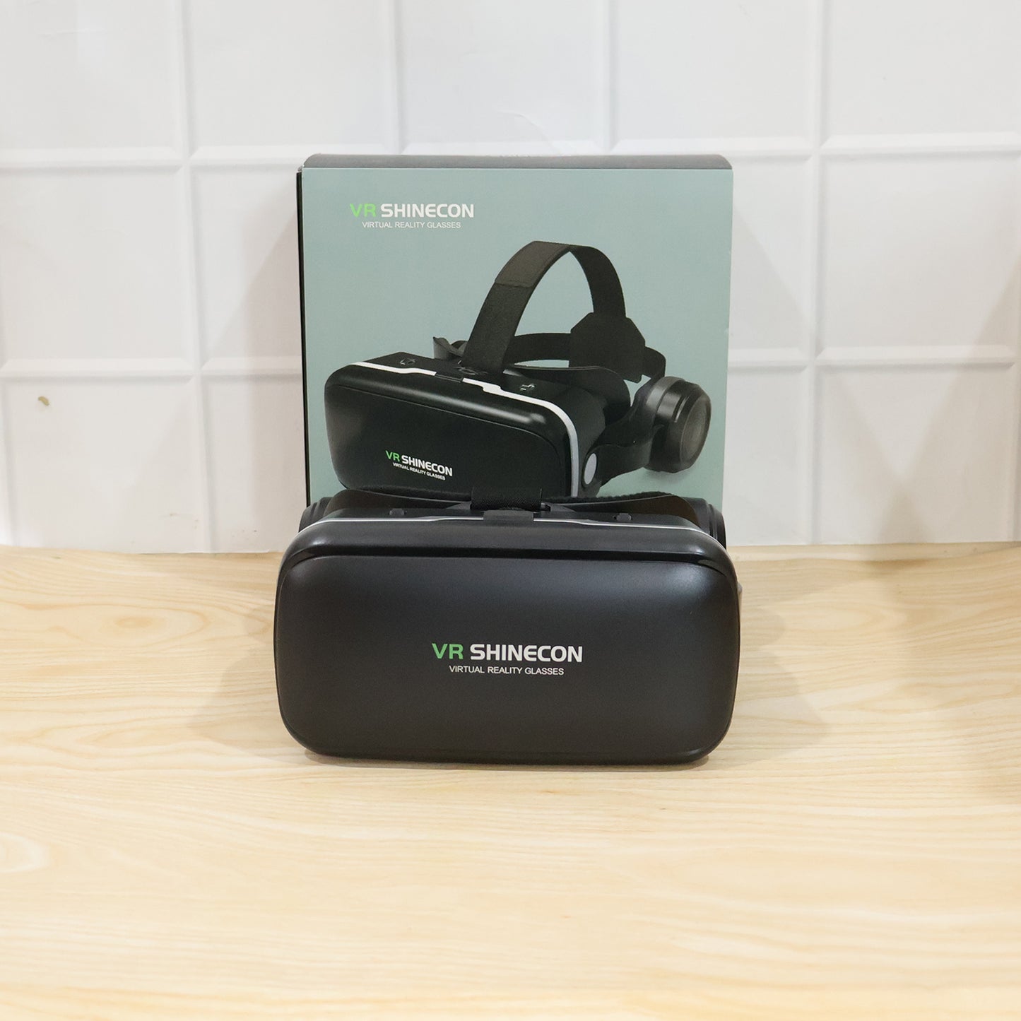 3D /Â HD VR Box Glasses Virtual Reality Goggles Headset for iOS for Android SmartphoneÂ VR Goggles-For 3D VR Movies Video Games with Headphones (1 Pc)