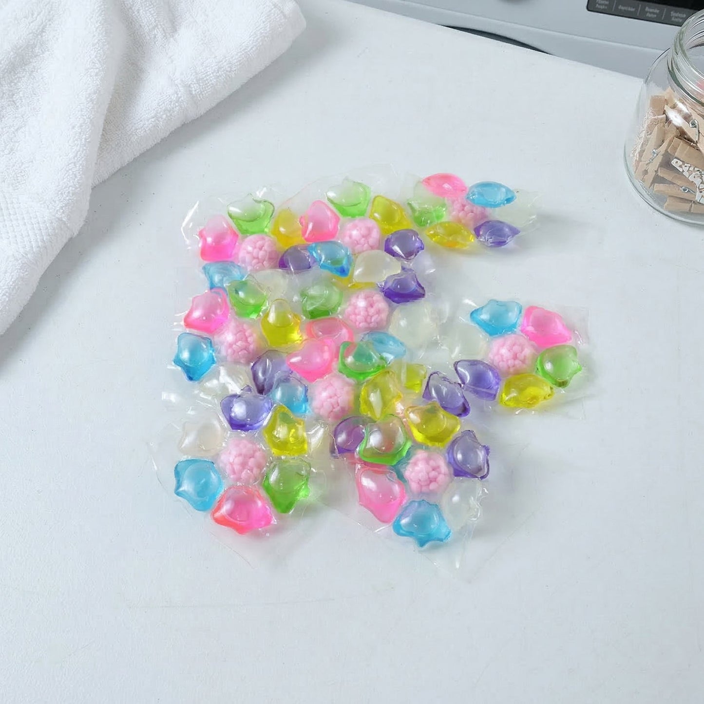 Colorful Laundry Detergent Pods (25 Pc)