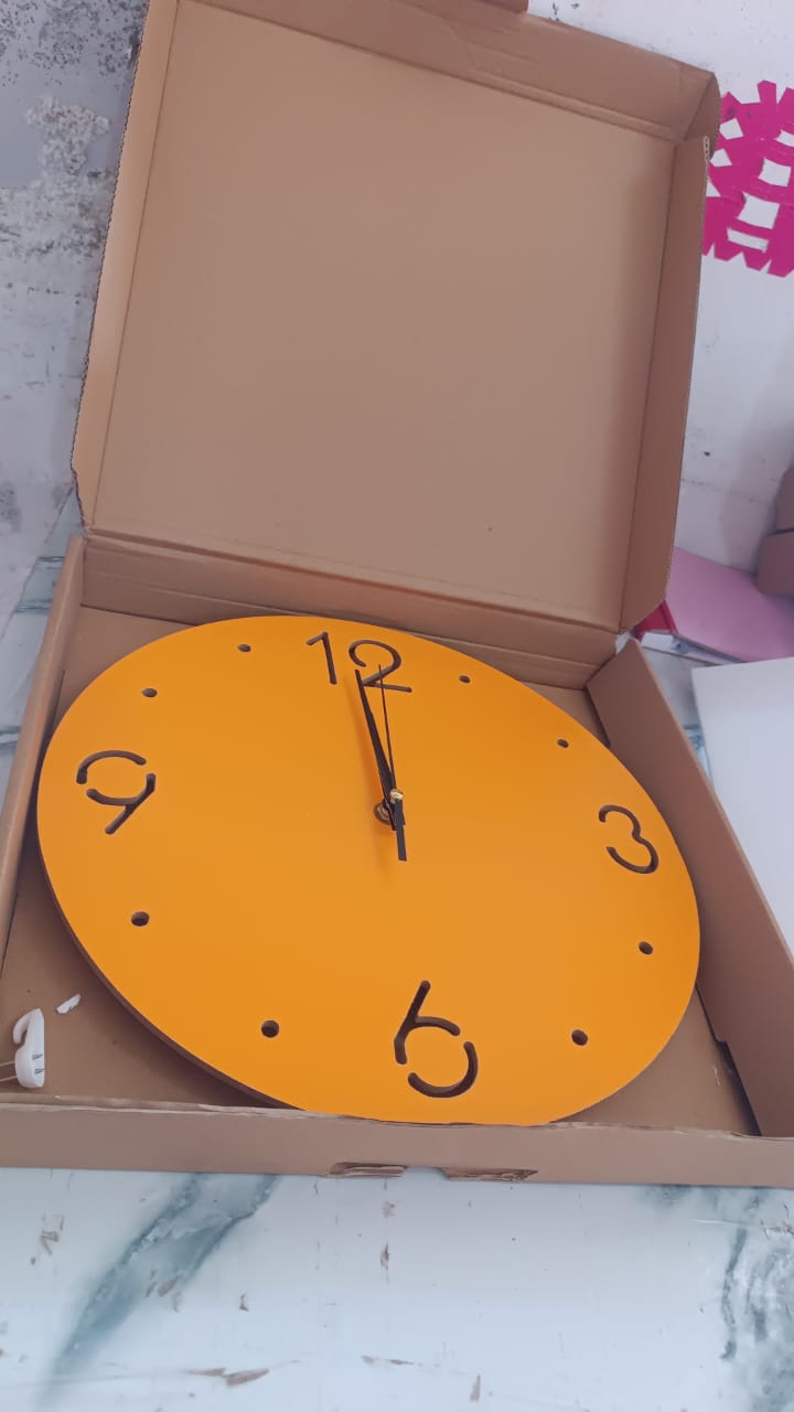Modern Minimalist Wall Clock for Home & Office DÃ©cor (1 Pc)