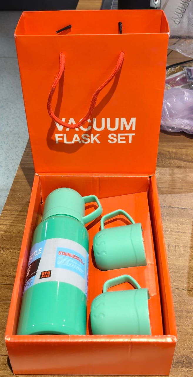 Green Vacuum Flask Set â€“ Stainless Steel Thermos with 3 Cups, Approx 500ml