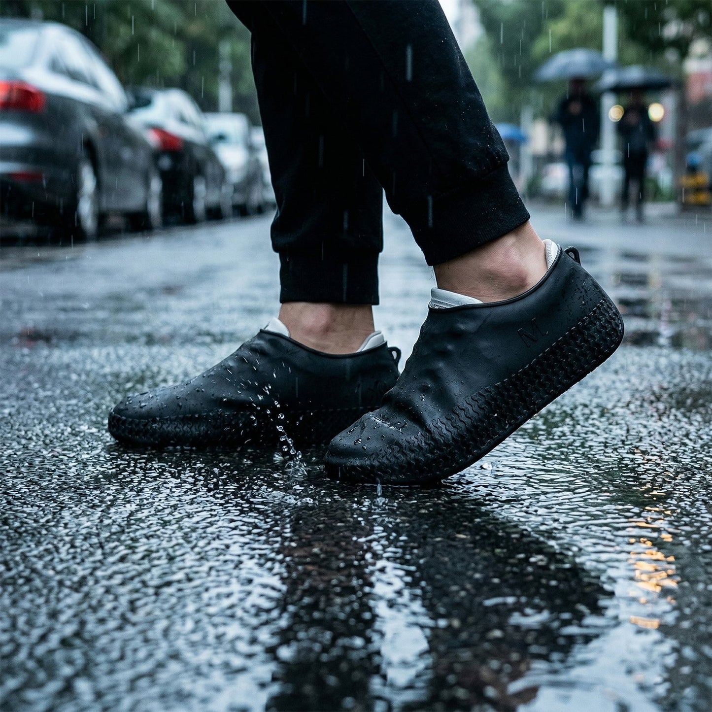 Waterproof Silicone Shoe Cover Black Color (1 Pair, Medium Size)