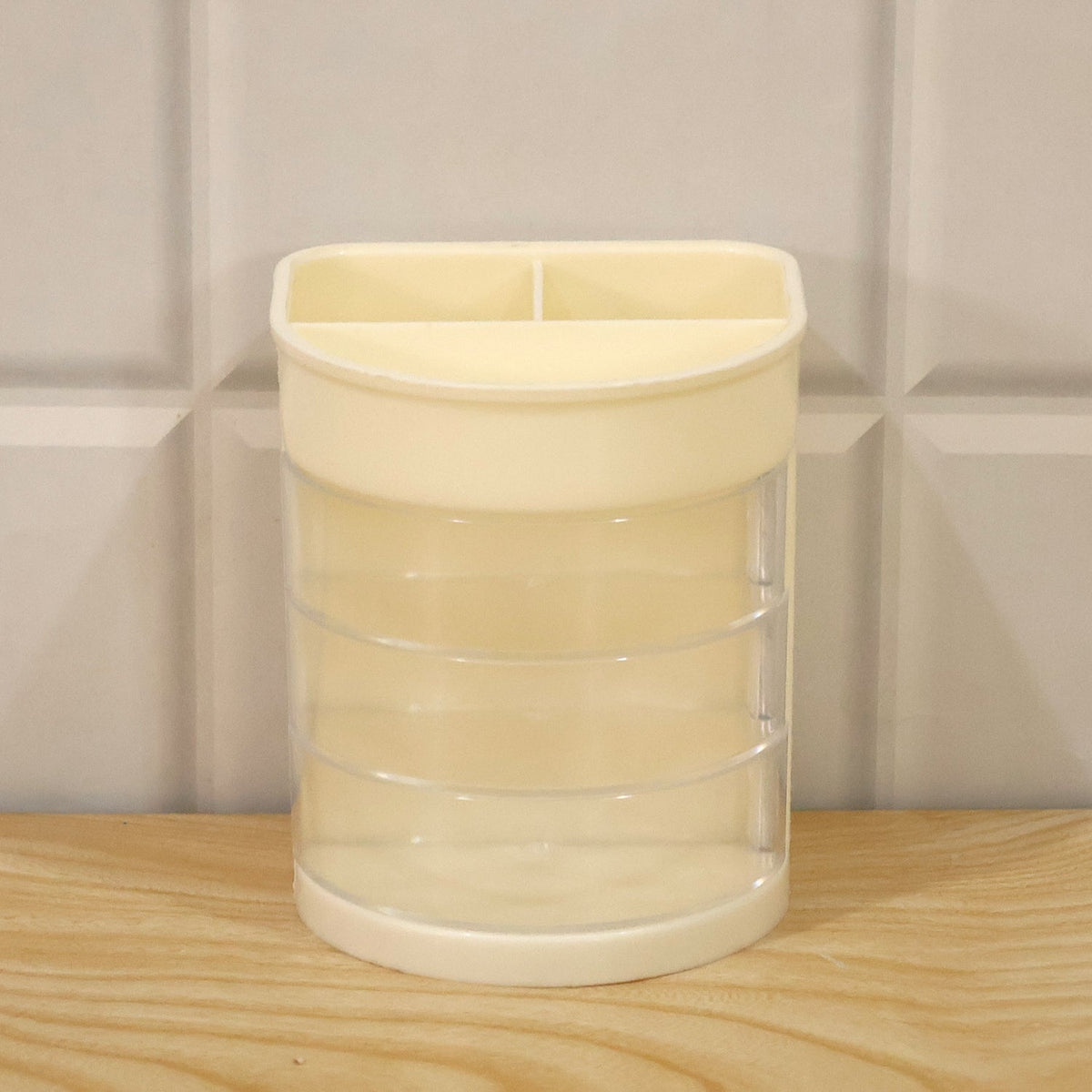 Pen holder desk use